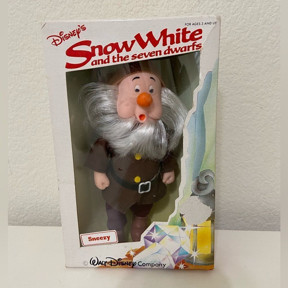 Disney Snow White and the Seven Dwarfs Sneezy 6.5" Doll Bikin Express NIB